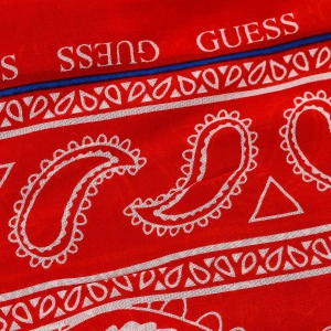 Pañuelo estampado con contornos deshilachados Guess AM8764MOD03 hombre Color: Rojo