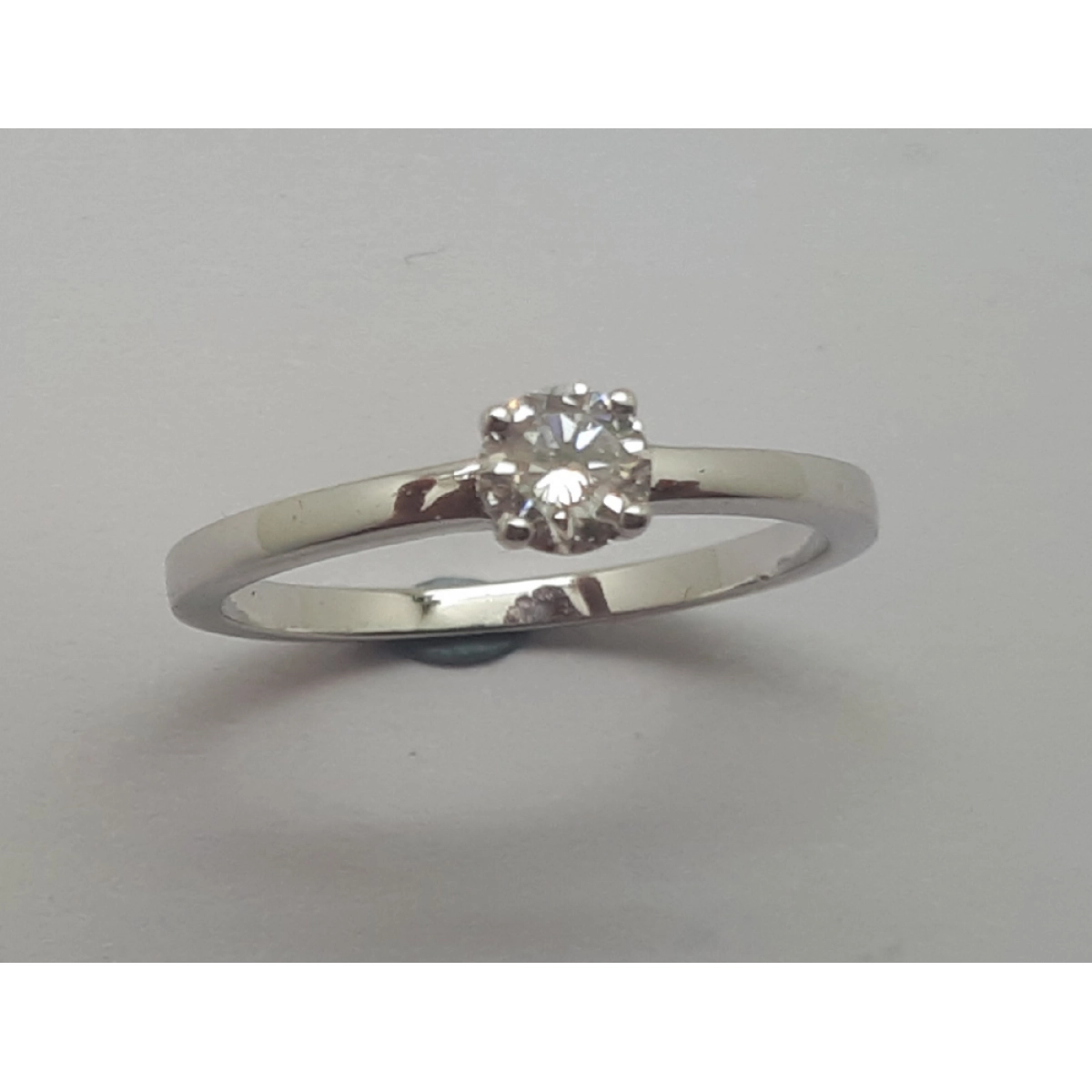 RING SOLITAIRE WHITE GOLD AND DIAMOND NATURAL B-79