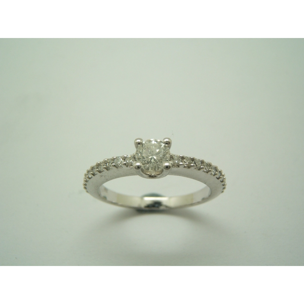 RING SOLITAIRE WHITE GOLD AND DIAMONDS B-79