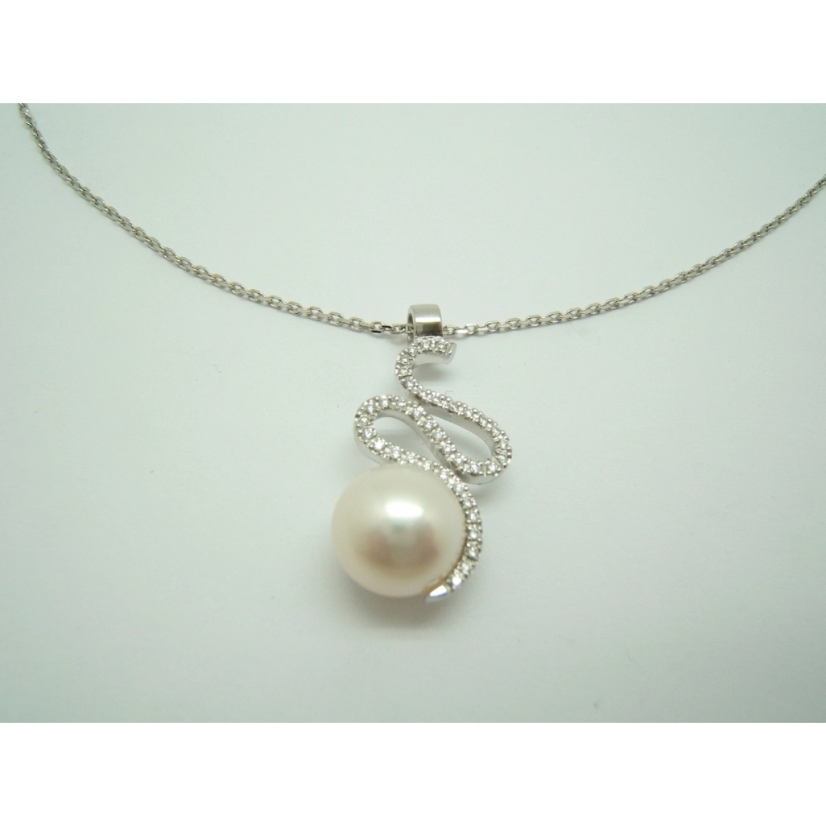 PENDANT WHITE GOLD AND PEARL C-86 B-79