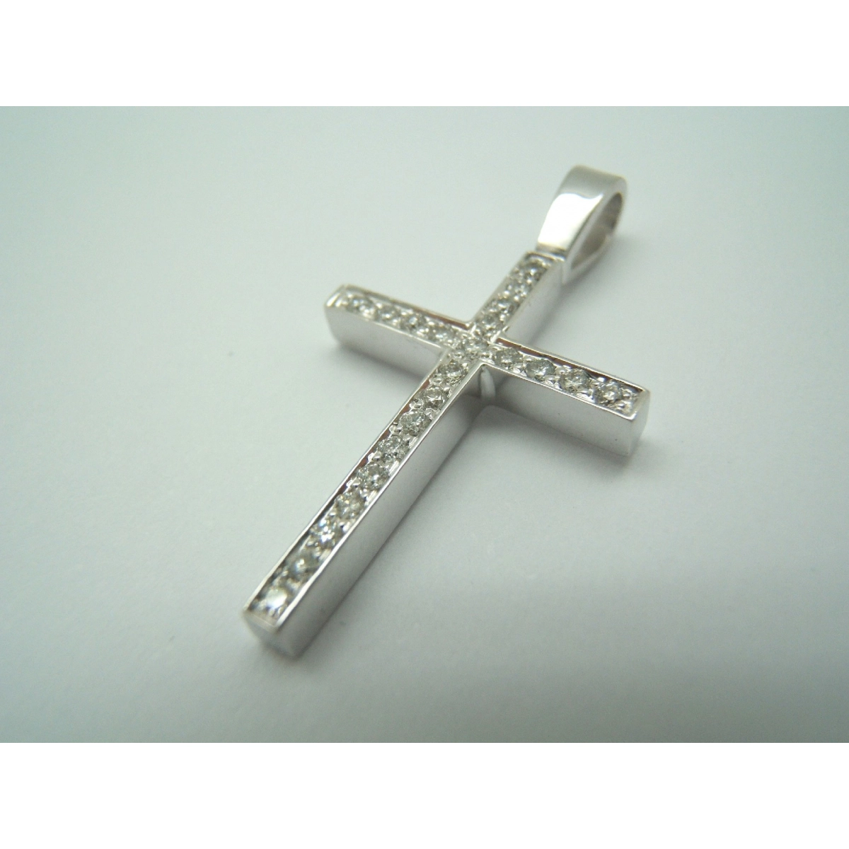 NECKLACE CROSS WHITE GOLD AND DIAMONDS C-185 B-79
