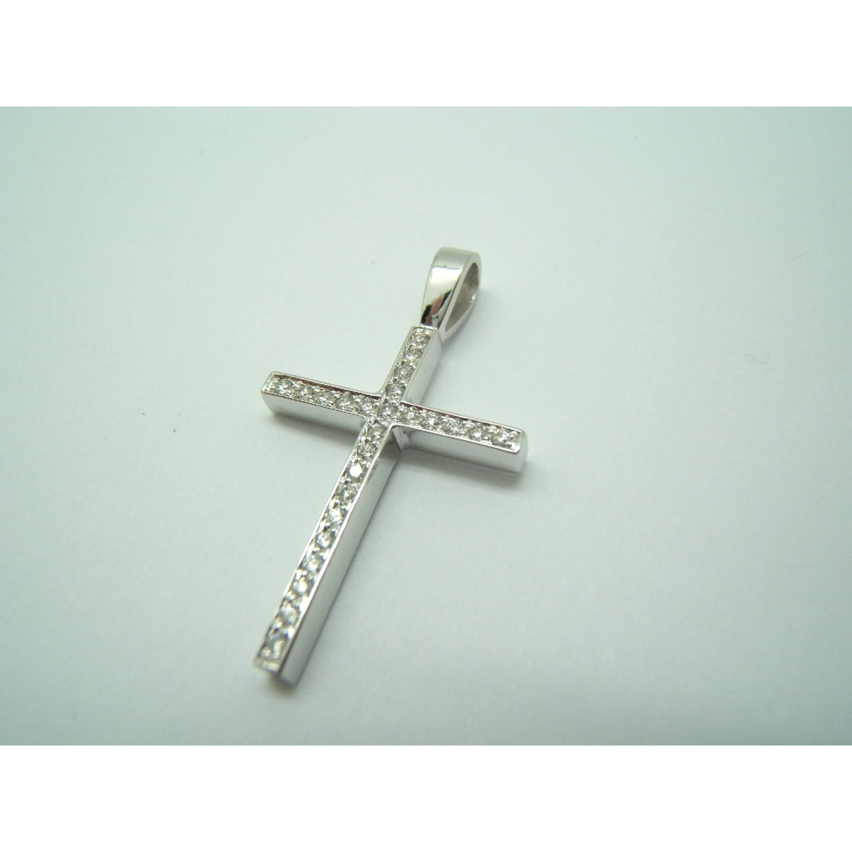 NECKLACE CROSS WHITE GOLD AND DIAMONDS B-79 C-186