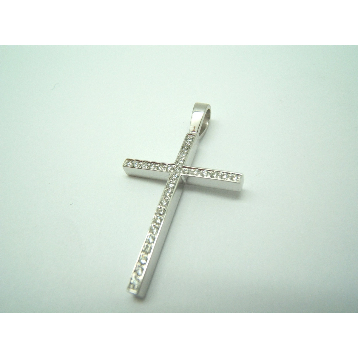 NECKLACE CROSS WHITE GOLD AND DIAMONDS B-79 C-187