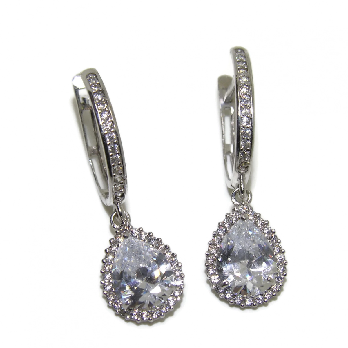 EARRINGS OF WHITE GOLD OF 18KTES AND ZIRCONS OF THE BEST QUALITY. NEVER SAY NEVER