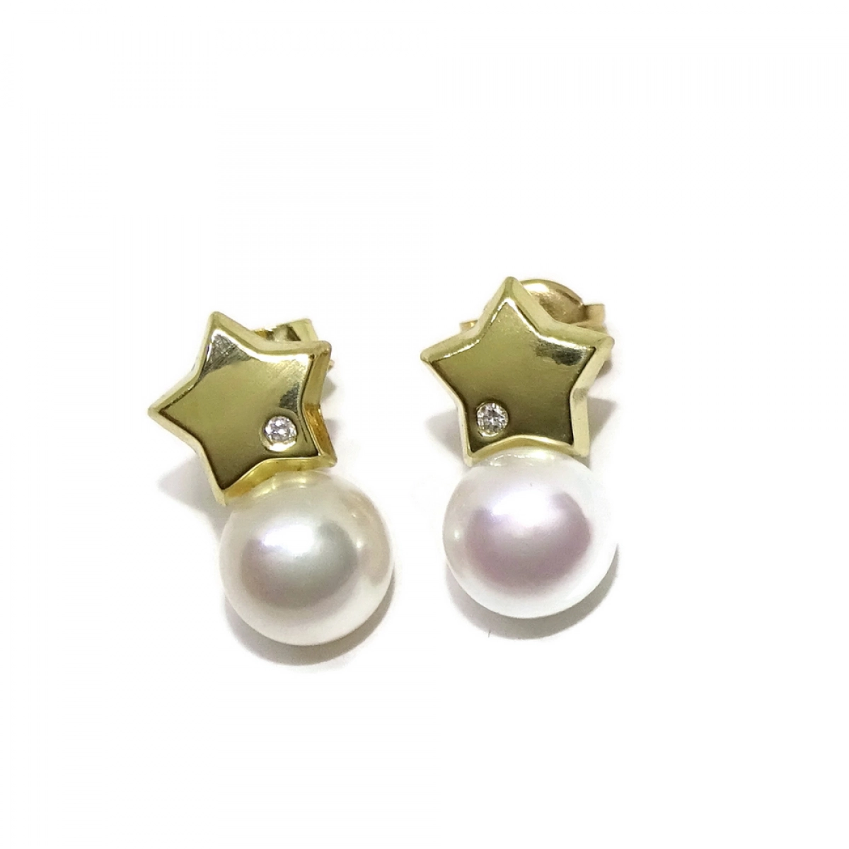 PRECIOUS EARRINGS REMOVABLE WITH DIAMONDS OF 0.04 CTS, AND 2 CULTURED PEARLS NEVER SAY NEVER