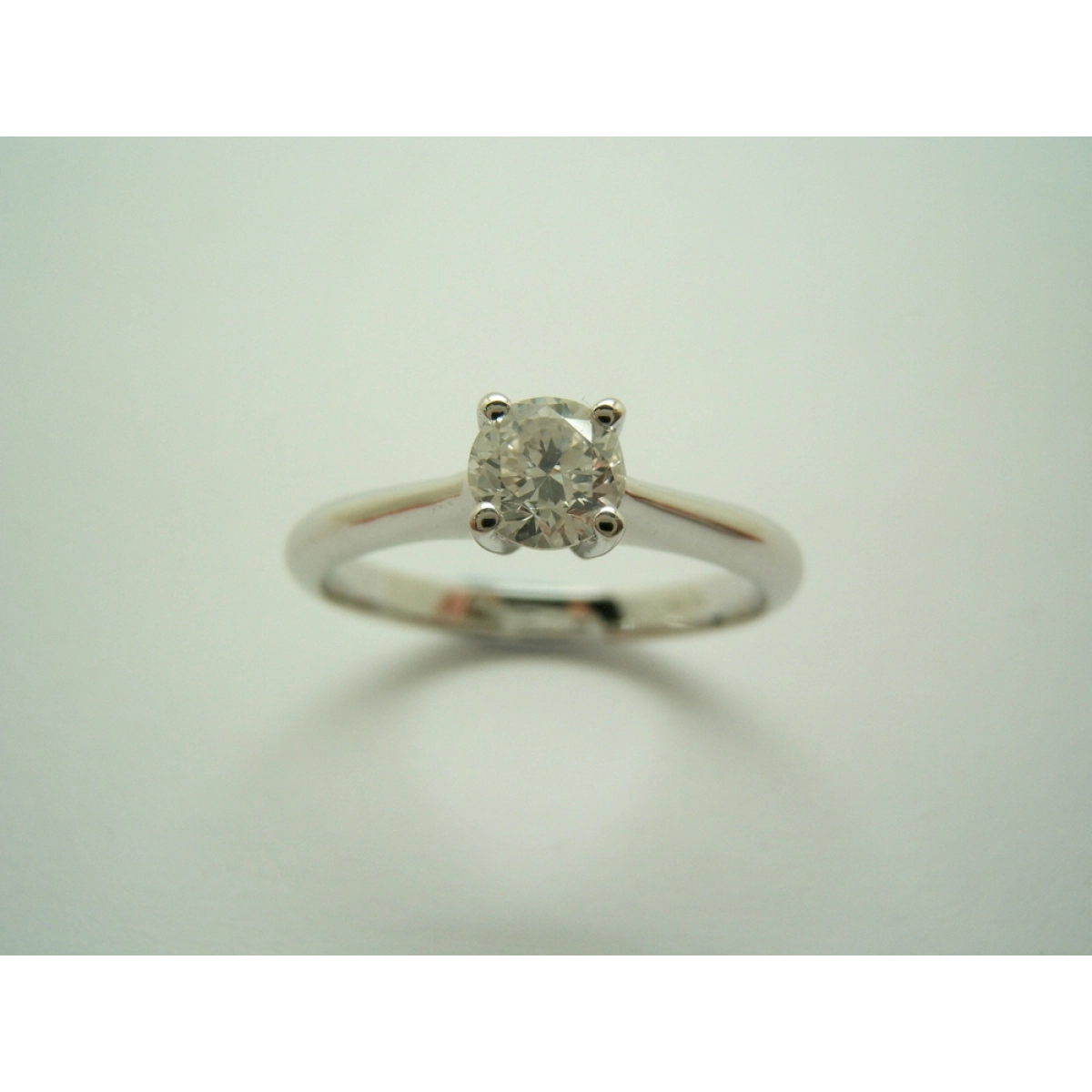 RING SOLITAIRE GOLD WHITE AND DIAMOND B-79