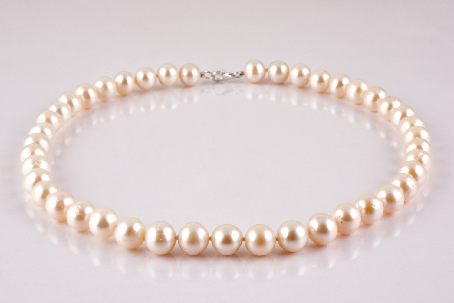 SPECIAL DISCOUNTS ON PEARLS